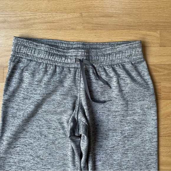 Under Armour Cold Gear Gray Loose Fit Joggers Size Medium Excellent Condition - Picture 2 of 9